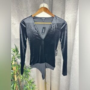 NWT Express V-Neck Long Sleeve Velvet Bodysuit Black Women’s Sz XS